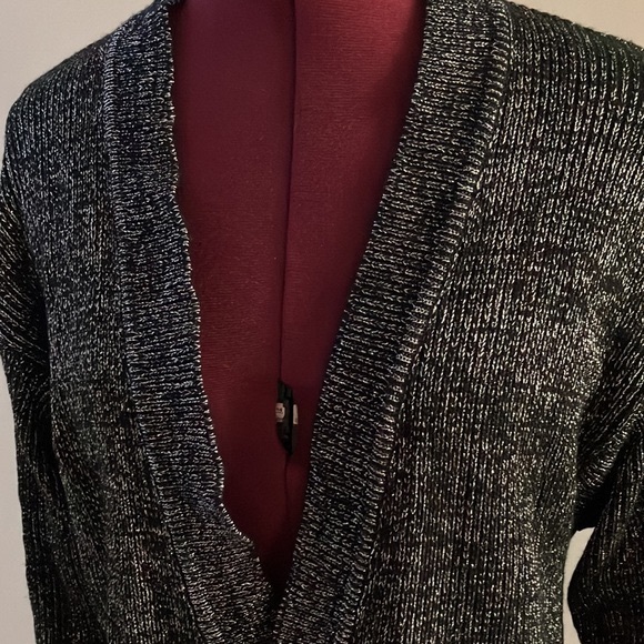 Long cardigan with gold buttons - Picture 4 of 6